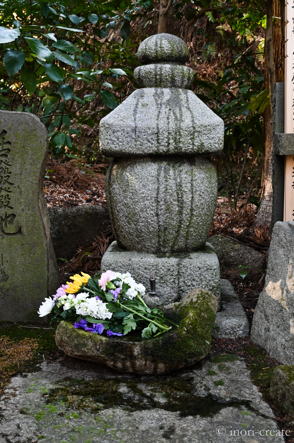 京都のイサ工房さんの手によって作られた一石五輪塔