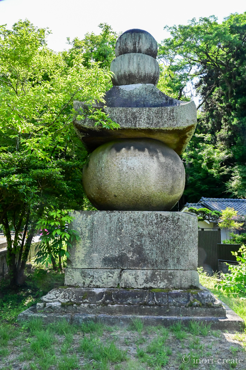 京都石清水八幡宮の航海五輪塔