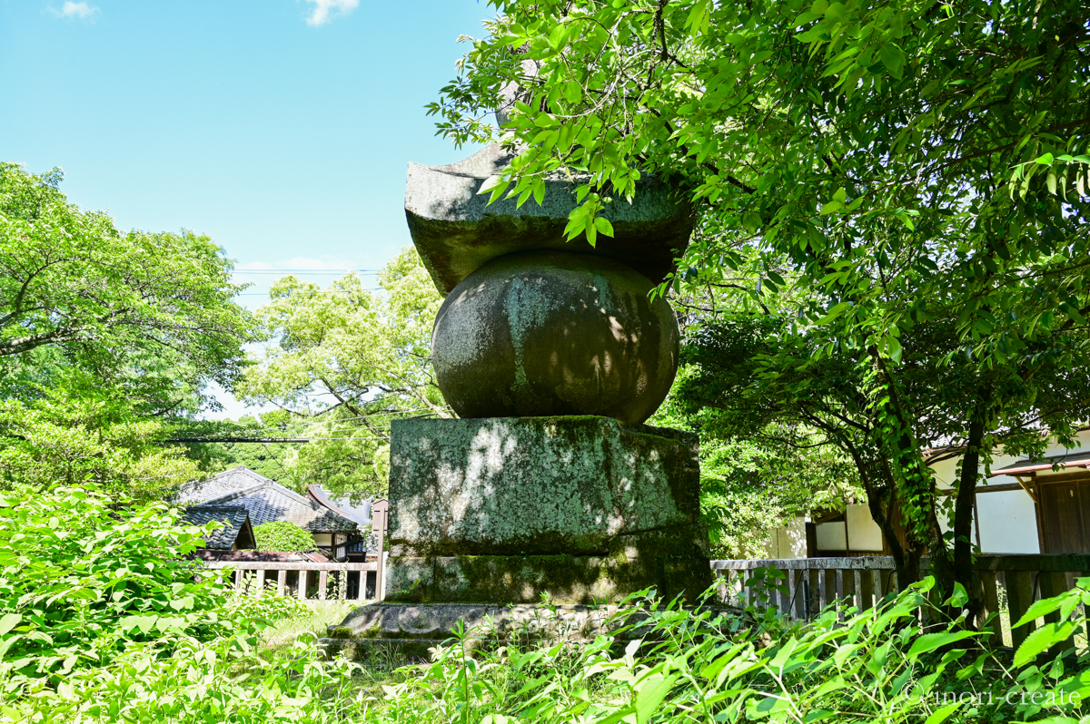 京都石清水八幡宮の航海五輪塔