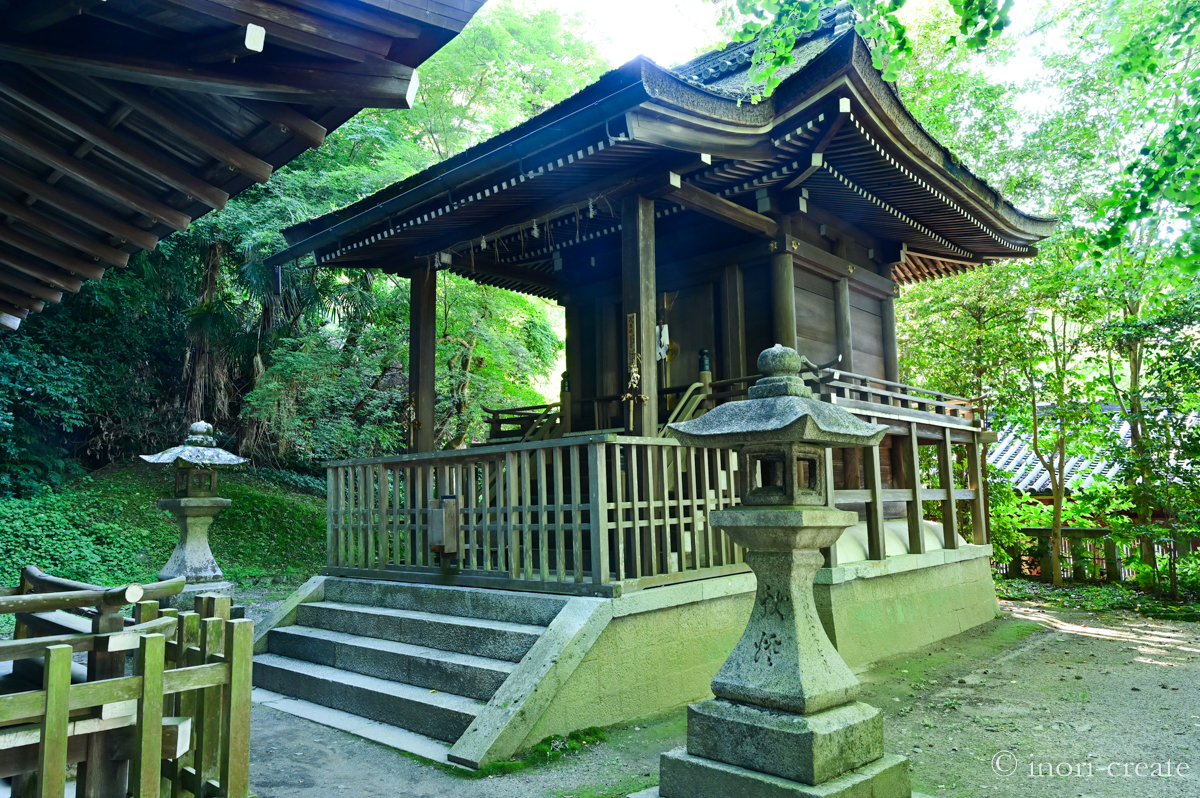 京都石清水八幡宮隣接の高良神社