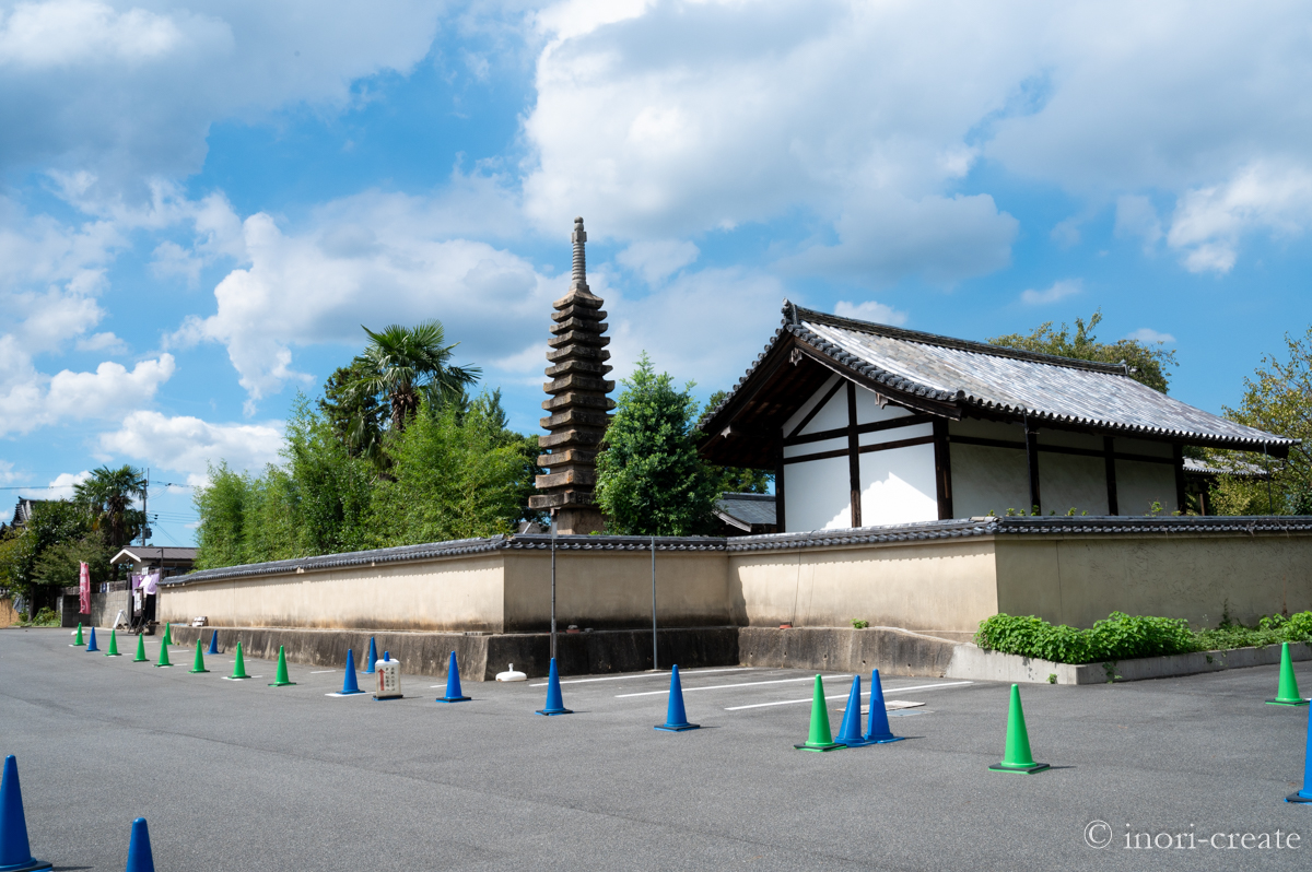 般若寺の十三重石塔